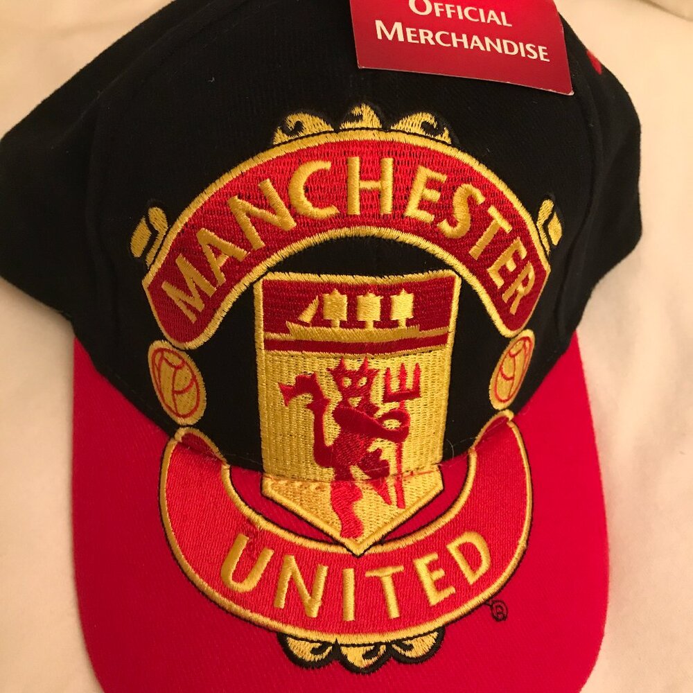 Manchester United Official Cap. Embroidered all over. Vintage 1999. NEW